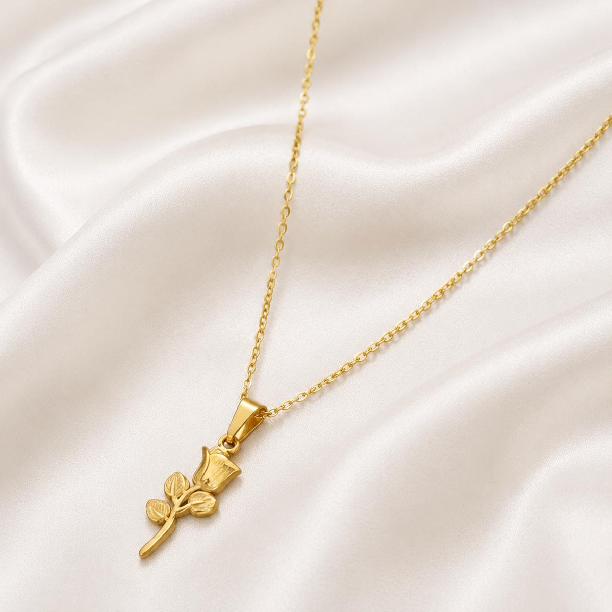 Rose Pendant Necklace